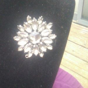 Ladies brooch / necklace